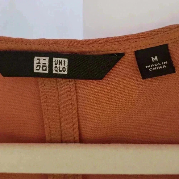 UN1QLO 3/4 Dolman sleeves V neck Blouse Size M - Picture 2 of 7